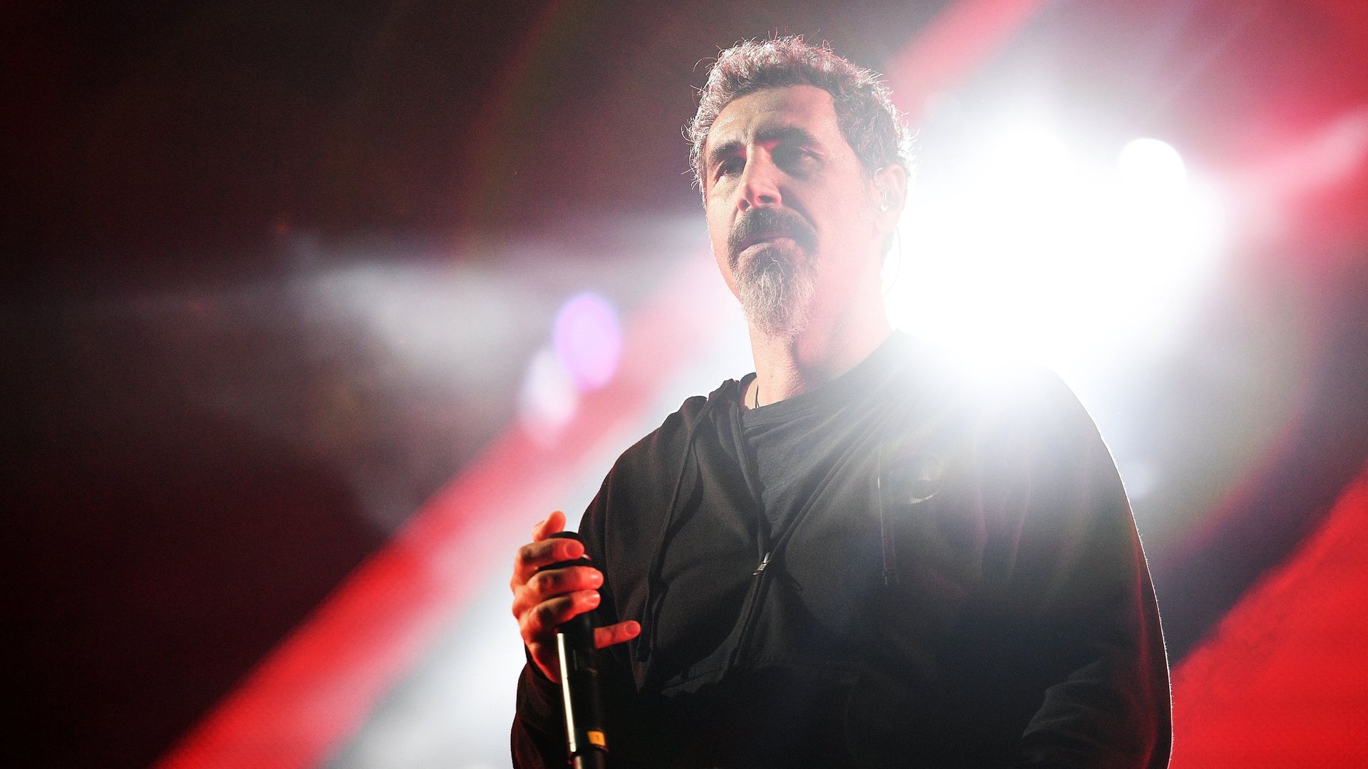 Вокалист американской группы System Of A Down Серж Танкян Вокалист американской группы System Of A Down Серж Танкян - РИА Новости, 1920, 12.11.2020