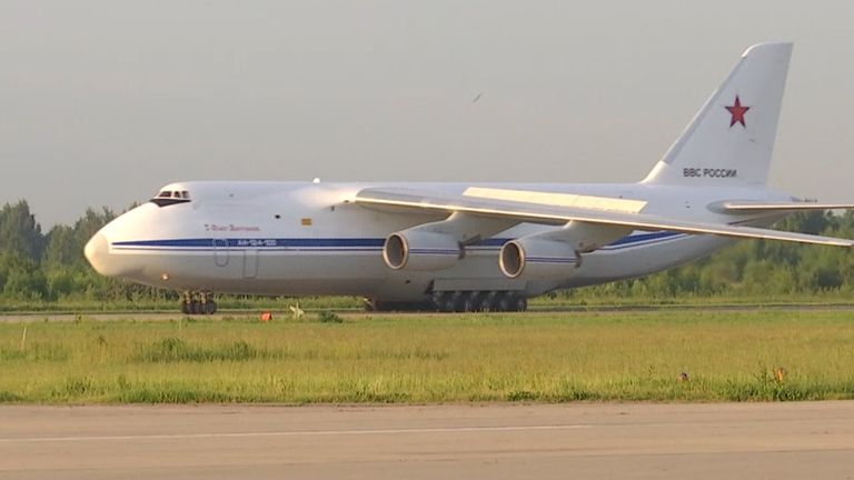 Ан-124 Руслан доставил из Сирии в Россию два вертолета Ка-52 Ан-124 Руслан доставил из Сирии в Россию два вертолета Ка-52