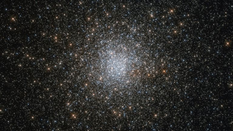Шаровое скопление NGC 6139 в Млечном Пути Шаровое скопление NGC 6139 в Млечном Пути