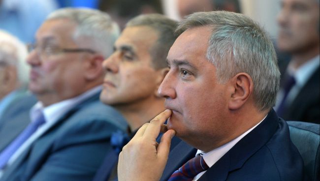 Генеральный директор ГК Роскосмос Дмитрий Рогозин выступает на научно-практической конференции Основные задачи и перспективы развития госкорпорации Роскосмос. 28 июня 2018 Генеральный директор ГК Роскосмос Дмитрий Рогозин выступает на научно-практической конференции Основные задачи и перспективы развития госкорпорации Роскосмос. 28 июня 2018