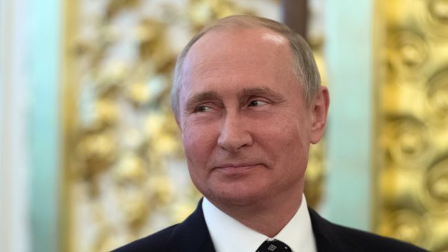 Президент РФ Владимир Путин на торжественном приеме в честь выпускников высших военных учебных заведений Минобороны РФ. 28 июня 2018 Президент РФ Владимир Путин на торжественном приеме в честь выпускников высших военных учебных заведений Минобороны РФ. 28 июня 2018