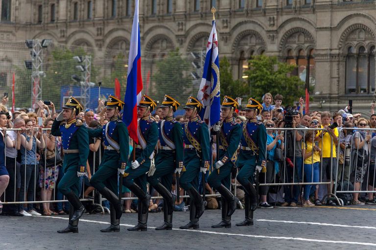 Церемония развода конных и пеших караулов Президентского полка СКМК ФСО РФ на Красной площади Церемония развода конных и пеших караулов Президентского полка СКМК ФСО РФ на Красной площади