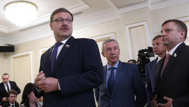 Председатель комитета Совета Федерации РФ по международным делам Константин Косачев во время встречи членов Совета Федерации РФ с делегацией Конгресса США. 3 июля 2018