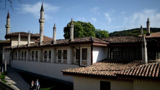 На территории Ханского дворца в Бахчисарайском историко-культурном заповеднике Крыма Хансарай