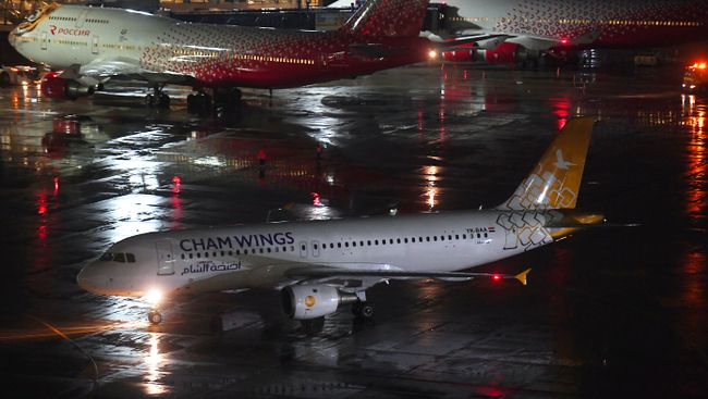 Самолёт сирийской компании Cham Wings Airlines, прибывший из Дамаска, в московском Международном аэропорту Внуково. 4 июля 2018 Самолёт сирийской компании Cham Wings Airlines, прибывший из Дамаска, в московском Международном аэропорту Внуково. 4 июля 2018