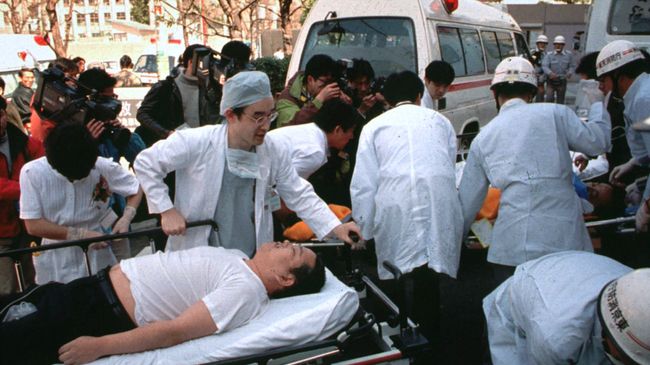 Пассажиры токийского метро, пострадавшие от зарина. 20 марта 1995