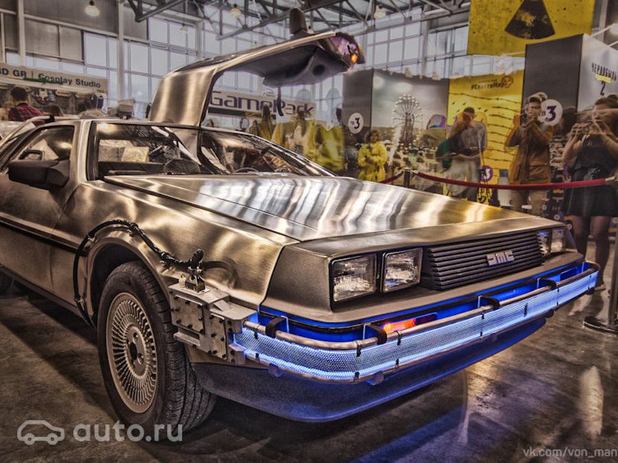 DeLorean DMC-12 1981 DeLorean DMC-12 1981