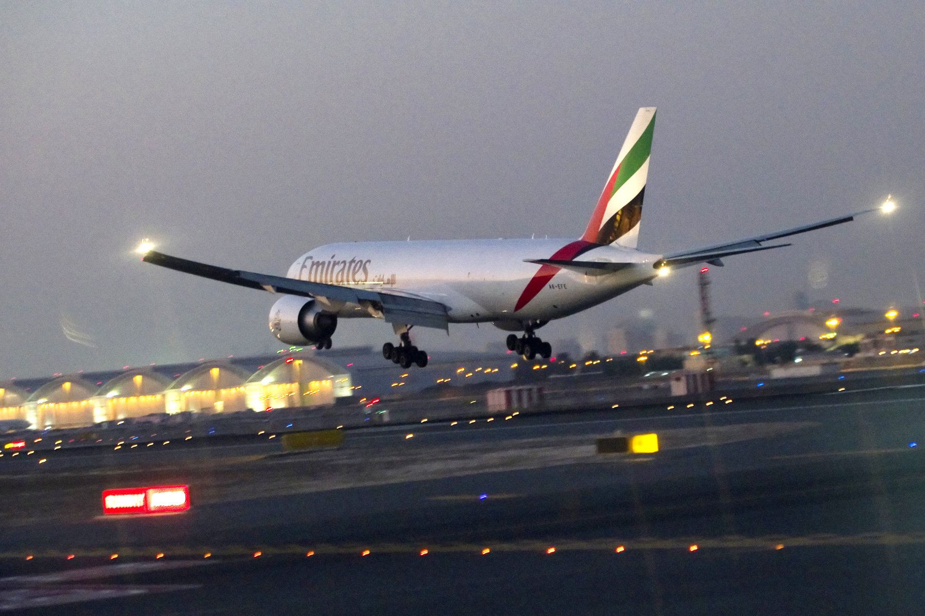 Самолет авиакомпании Emirates Самолет авиакомпании Emirates - РИА Новости, 1920, 27.03.2026