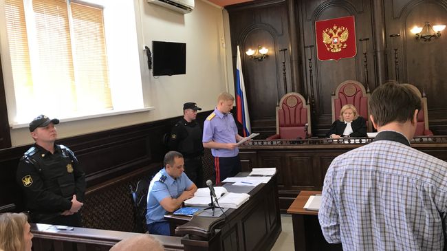 Старший следователь по особо важным делам при председателе СК РФ Габдулин Рустам Рашитович и председатель Центрального районного суда Кемерова Инна Михайленко. 10 июля 2018 Старший следователь по особо важным делам при председателе СК РФ Габдулин Рустам Рашитович и председатель Центрального районного суда Кемерова Инна Михайленко. 10 июля 2018