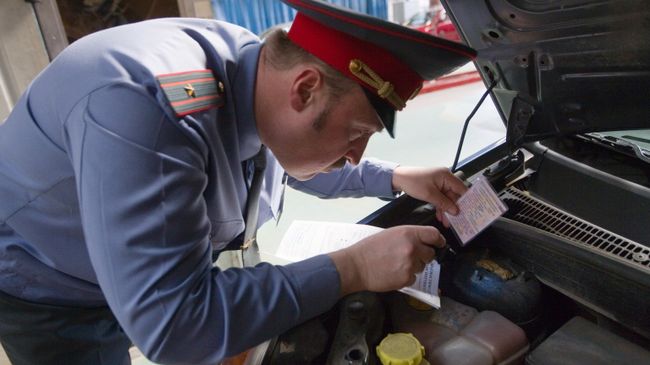 Работа пункта технического осмотра автомобилей в Москве
