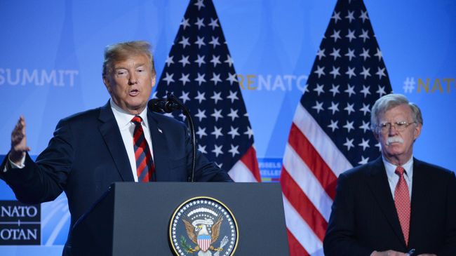Президент США Дональд Трамп на пресс-конференции после участия в саммите НАТО в Брюсселе, Бельгии. 12 июля 2018 Президент США Дональд Трамп на пресс-конференции после участия в саммите НАТО в Брюсселе, Бельгии. 12 июля 2018