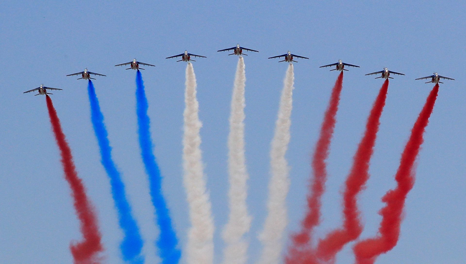 Самолеты французской пилотажной группы Patrouille de France во время традиционного военного парада в честь Дня взятия Бастилии в Париже. 14 июля 2018 Самолеты французской пилотажной группы Patrouille de France во время традиционного военного парада в честь Дня взятия Бастилии в Париже. 14 июля 2018 - РИА Новости, 1920, 14.07.2018