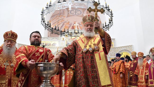 Патриарх Московский и Всея Руси Кирилл совершает великое освящение храма Федоровской иконы Божией матери в рамках мероприятий, посвященных 100-летию расстрела царской семьи Патриарх Московский и Всея Руси Кирилл совершает великое освящение храма Федоровской иконы Божией матери в рамках мероприятий, посвященных 100-летию расстрела царской семьи