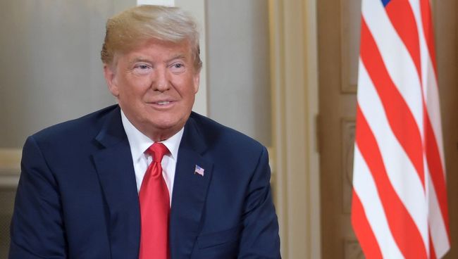 Президент США Дональд Трамп во время встречи с президентом РФ Владимиром Путиным в президентском дворце в Хельсинки. 16 июля 2018 Президент США Дональд Трамп во время встречи с президентом РФ Владимиром Путиным в президентском дворце в Хельсинки. 16 июля 2018
