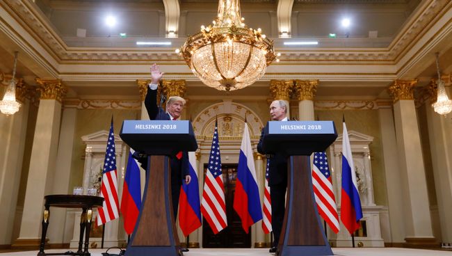 Президент РФ Владимир Путин и президент США Дональд Трамп во время пресс-конференции в Хельсинки. 16 июля 2018 Президент РФ Владимир Путин и президент США Дональд Трамп во время пресс-конференции в Хельсинки. 16 июля 2018