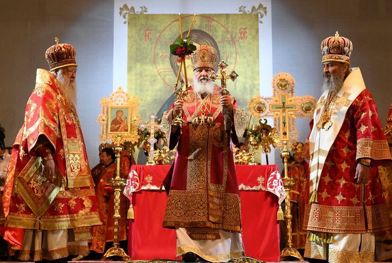 Патриарх Московский и Всея Руси Кирилл во время литургии перед началом крестного хода у стен в храма-памятника на Крови во имя Всех святых, в земле Российской просиявших, в Екатеринбурге. 17 июля 2018 Патриарх Московский и Всея Руси Кирилл во время литургии перед началом крестного хода у стен в храма-памятника на Крови во имя Всех святых, в земле Российской просиявших, в Екатеринбурге. 17 июля 2018