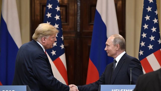 Президент РФ Владимир Путин и президент США Дональд Трамп. Архивное фото Президент РФ Владимир Путин и президент США Дональд Трамп. Архивное фото