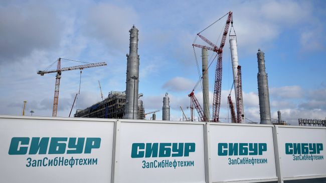 Строительство нефтехимического завода компании Сибур ЗапСибнефтехим в городе Тобольск. Архивное фото Строительство нефтехимического завода компании Сибур ЗапСибнефтехим в городе Тобольск. Архивное фото