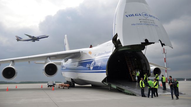 Самолет АН-124 Руслан
