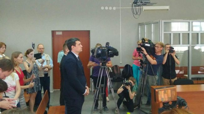 Оглашение приговора экс-депутату пермского заксобрания и его другу по делу об избиение DJ Smash Оглашение приговора экс-депутату пермского заксобрания и его другу по делу об избиение DJ Smash
