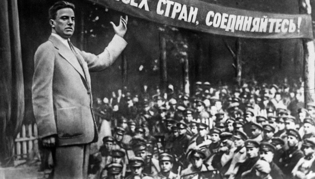 Поэт Владимир Владимирович Маяковский Поэт Владимир Владимирович Маяковский - РИА Новости, 1920, 02.11.2023