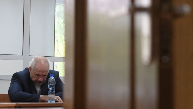 Бывший начальник Московского уголовного розыска генерал-майора МВД Виктор Трутнев в Московском гарнизонном военном суде, признавшем виновным его в посредничестве во взяточничестве. 18 июля 2018 Бывший начальник Московского уголовного розыска генерал-майора МВД Виктор Трутнев в Московском гарнизонном военном суде, признавшем виновным его в посредничестве во взяточничестве. 18 июля 2018