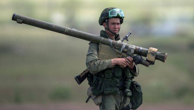 Военнослужащий во время учений на полигоне Алагяз в Армении. Архивное фото Военнослужащий во время учений на полигоне Алагяз в Армении. Архивное фото