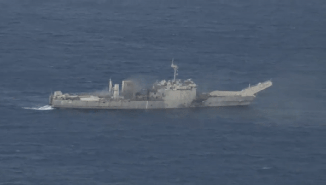 Гибель американского военного корабля попала на видео Гибель американского военного корабля попала на видео