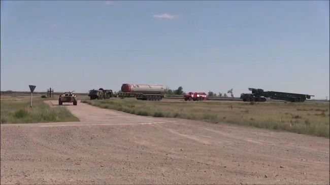Подготовка к запуску новейшей ракеты Авангард Подготовка к запуску новейшей ракеты Авангард