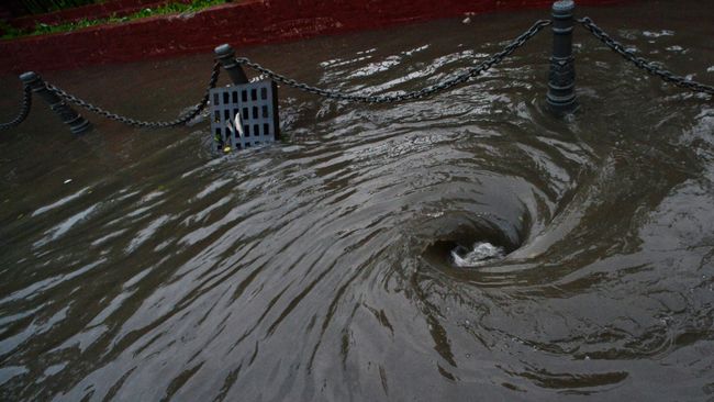Последствия ливня во Владивостоке