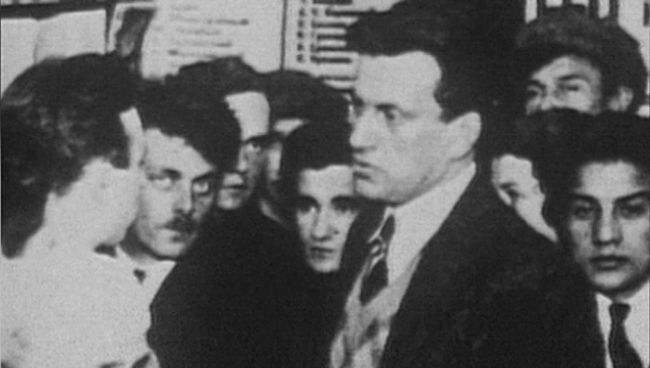 Романтик, поэт и революционер. Владимир Маяковский в архивных кадрах Романтик, поэт и революционер. Владимир Маяковский в архивных кадрах