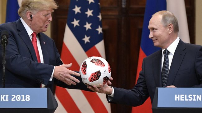 Президент РФ Владимир Путин и президент США Дональд Трамп на совместной пресс-конференции по итогам встречи в Хельсинки Президент РФ Владимир Путин и президент США Дональд Трамп на совместной пресс-конференции по итогам встречи в Хельсинки