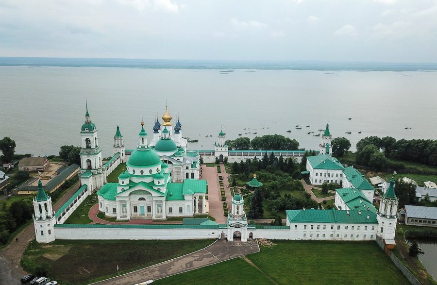 Спасо-Яковлевский Дмитриев мужской монастырь в городе Ростов Великий Ярославской области Спасо-Яковлевский Дмитриев мужской монастырь в городе Ростов Великий Ярославской области