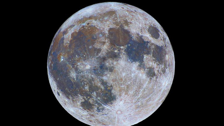 Работа фотографа Nicolas Lefaudeux Color-Full Moon, вошедшая в шорт-лист Insight Astronomy Photographer of the Year 2018 Работа фотографа Nicolas Lefaudeux Color-Full Moon, вошедшая в шорт-лист Insight Astronomy Photographer of the Year 2018