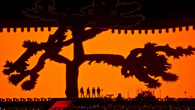 U2 выступает стадионе на Gillette в Фоксборо, США, в рамках тура Joshua Tree. 25 июня 2017