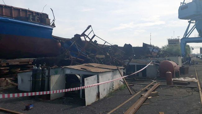 Взрыв газа на барже в Волгоградской области. 23 июля 2018 Взрыв газа на барже в Волгоградской области. 23 июля 2018