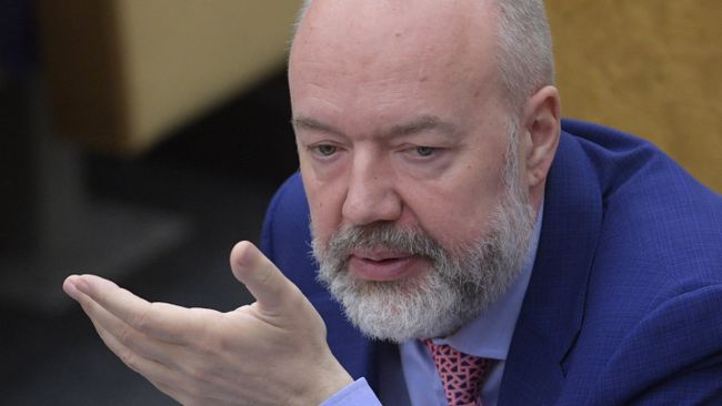 Председатель комитета Государственной Думы по государственному строительству и законодательству Павел Крашенинников на пленарном заседании Государственной Думы РФ. 24 июля 2018