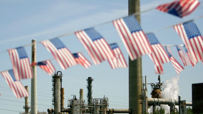 Нефтеперерабатывающий завод в Калифорнии Нефтеперерабатывающий завод в Калифорнии