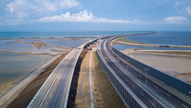 Укладка рельсов на Крымском мосту Укладка рельсов на Крымском мосту