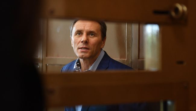 Александр Ламонов, обвиняемый в получении взятки в особо крупном размере, во время оглашения приговора в Мосгорсуде. 26 июля 2018 Александр Ламонов, обвиняемый в получении взятки в особо крупном размере, во время оглашения приговора в Мосгорсуде. 26 июля 2018