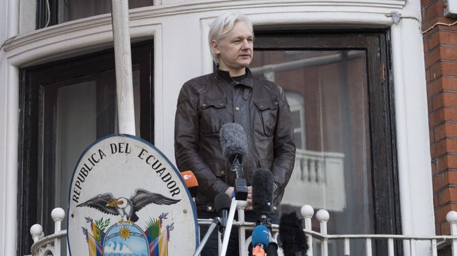 Сооснователь WikiLeaks Джулиан Ассанж Сооснователь WikiLeaks Джулиан Ассанж