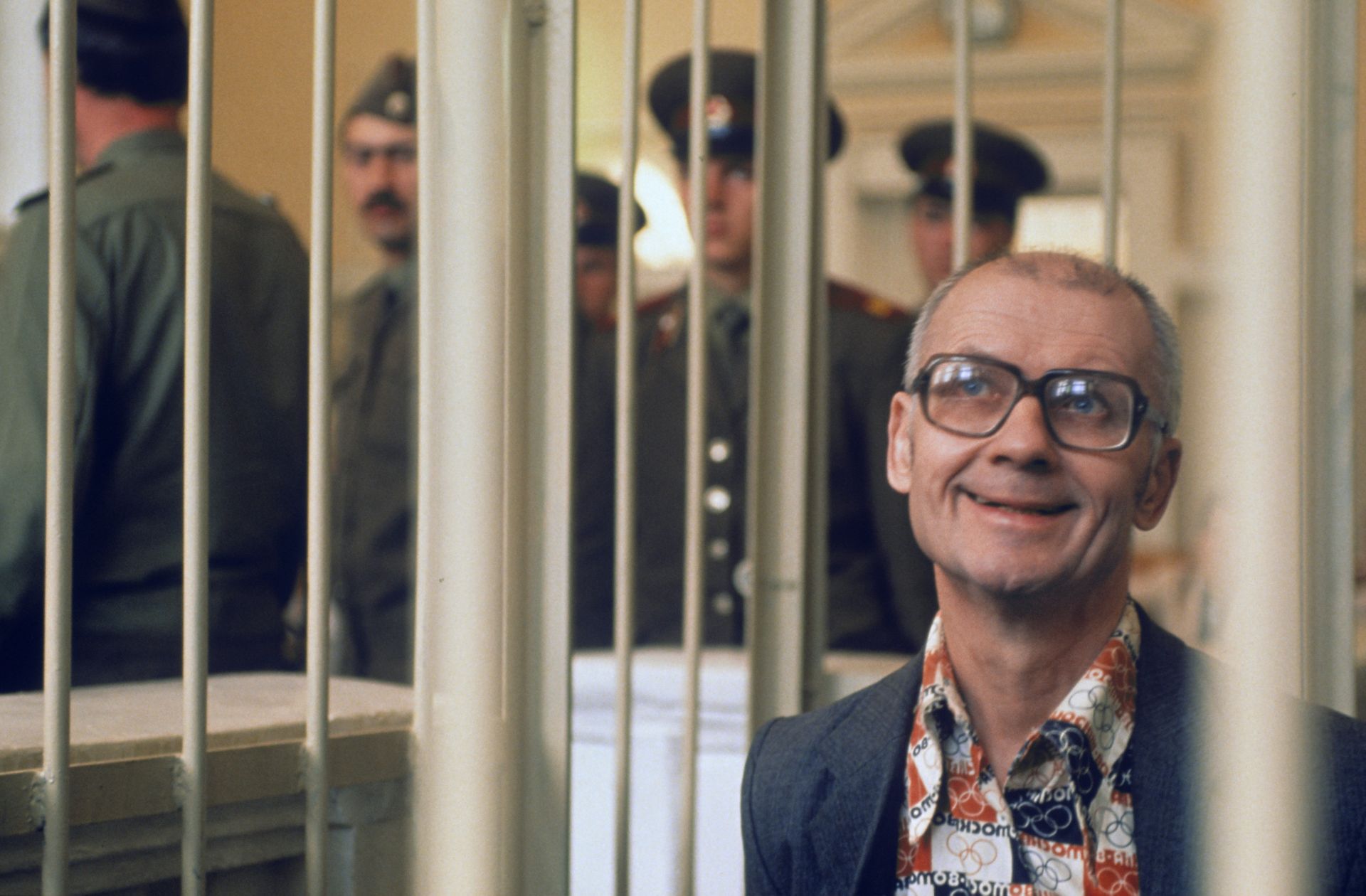 Во время суда над одним из самых известных советских серийных убийц Андреем Чикатило Во время суда над одним из самых известных советских серийных убийц Андреем Чикатило - РИА Новости, 1920, 26.03.2025