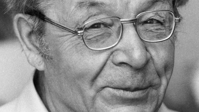 Советский писатель Владимир Дудинцев