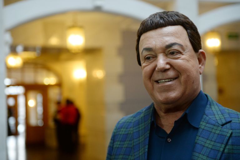 Певец Иосиф Кобзон на пресс-конференции, посвященной 50-летию творческой деятельности Елены Образцовой, в Атриуме вспомогательного корпуса Государственного академического Большого театра в Москве Певец Иосиф Кобзон на пресс-конференции, посвященной 50-летию творческой деятельности Елены Образцовой, в Атриуме вспомогательного корпуса Государственного академического Большого театра в Москве