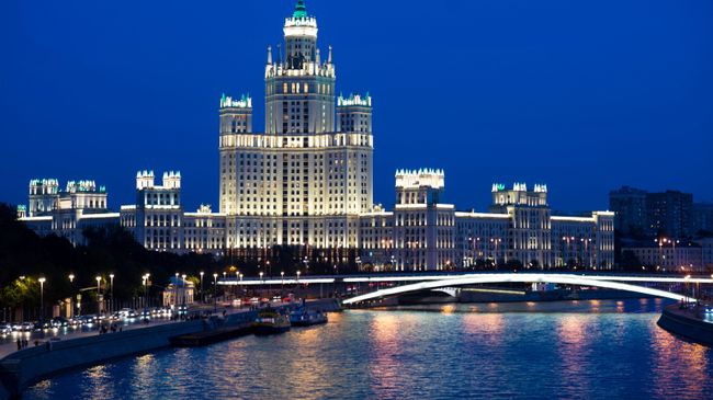 Высотка на Котельнической набережной в Москве