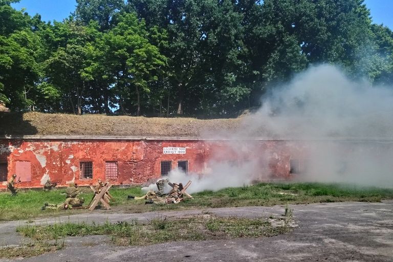 Реконструкция штурма Пиллау во время празднования дня ВМФ в Балтийске. 28 июля 2018 Реконструкция штурма Пиллау во время празднования дня ВМФ в Балтийске. 28 июля 2018