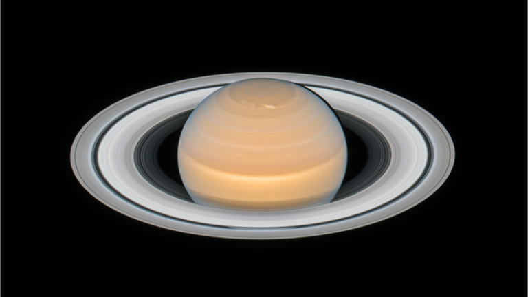Планета Сатурн снятая телескопом Хаббл Планета Сатурн снятая телескопом Хаббл