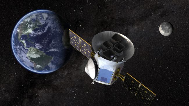 Телескоп TESS на орбите между Луной и Землей Телескоп TESS на орбите между Луной и Землей