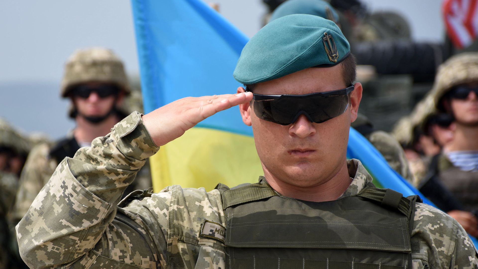 Военнослужащий армии Украины на открытии международных военных учений под эгидой НАТО Военнослужащий армии Украины на открытии международных военных учений под эгидой НАТО - РИА Новости, 1920, 02.04.2021