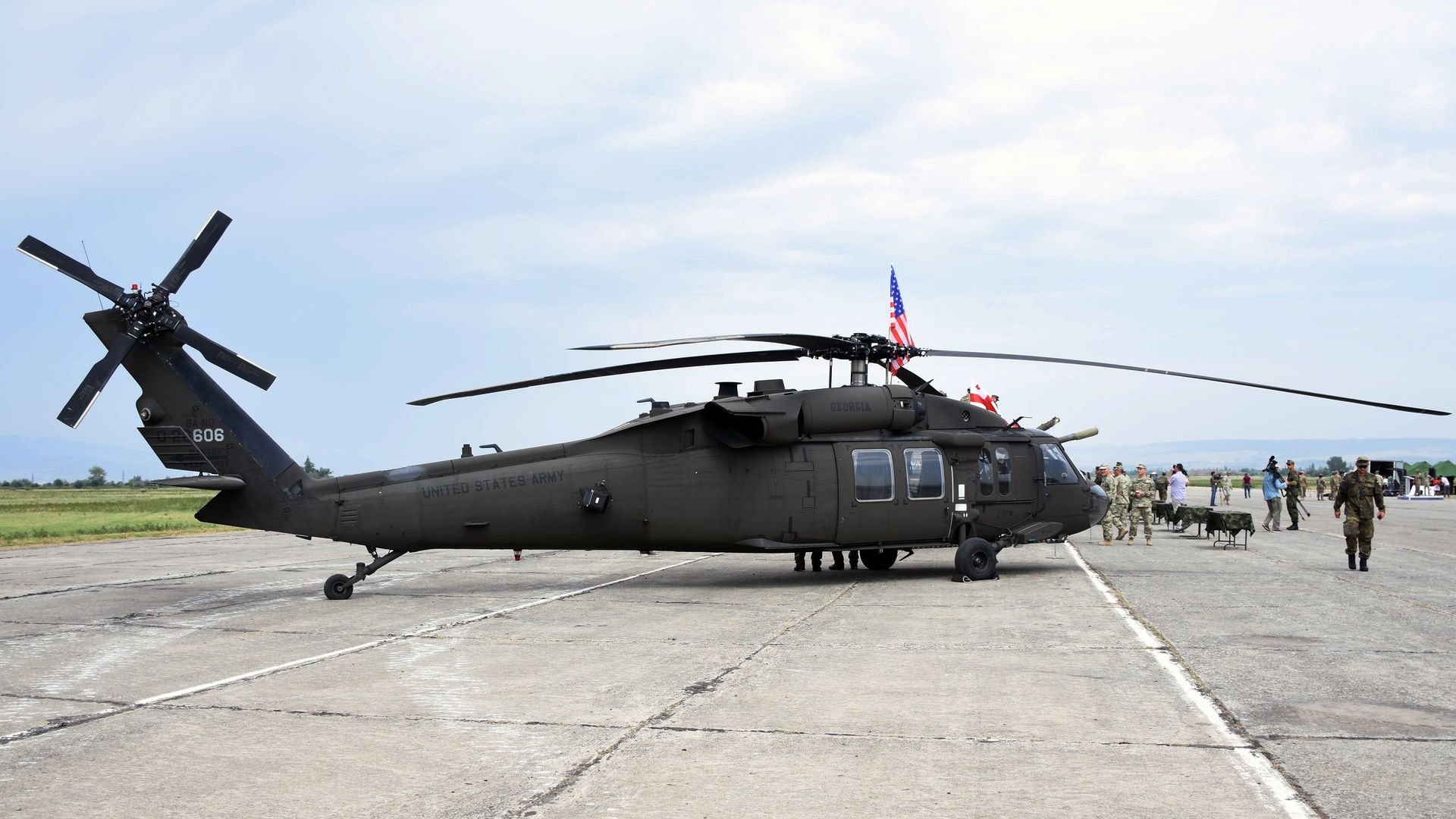 Американский военный вертолет Sikorsky UH-60 Black Hawk Американский военный вертолет Sikorsky UH-60 Black Hawk - РИА Новости, 1920, 14.10.2026